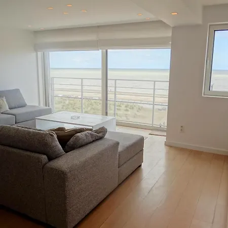 Beachfront Comfort, Cleaning Included شقة