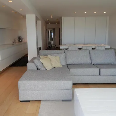 Beachfront Comfort, Cleaning Included Lejlighed