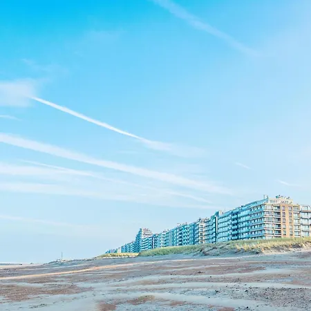 Beachfront Comfort, Cleaning Included * Nieuwpoort