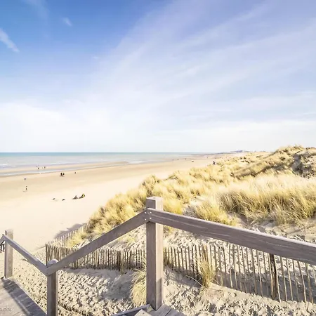 Beachfront Comfort, Cleaning Included * Nieuwpoort