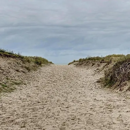 Beachfront Comfort, Cleaning Included Lejlighed Nieuwpoort